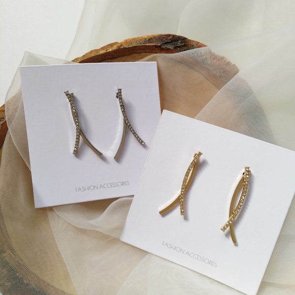 Influencer String Drop Earrings - Picture 3 of 5